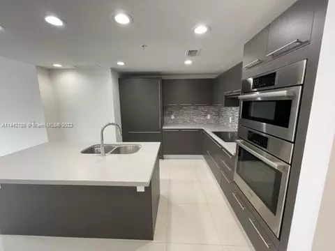 7875 NW 107th Ave #503, Doral, FL 33178