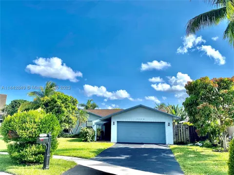 9320 NW 37th Ct, Sunrise, FL 33351