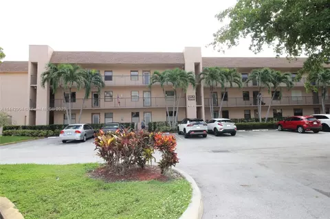 10405 Sunrise Lakes Blvd #311, Sunrise, FL 33322
