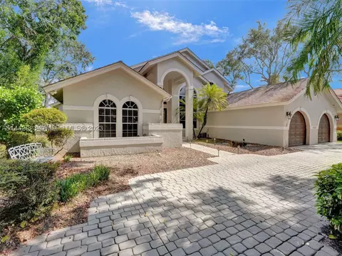 12020 N Eagle Trace Blvd N, Coral Springs, FL 33071