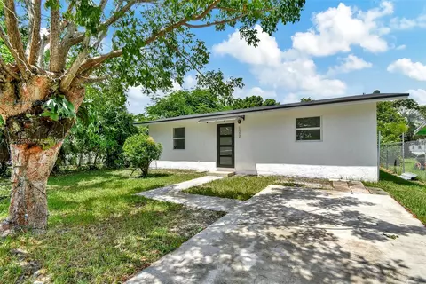 122 NW 8th Ave, Homestead, FL 33030
