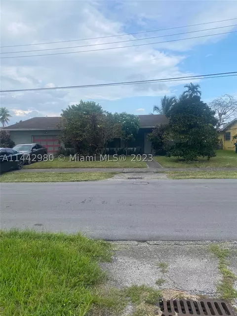 20785 NW Miami Ct, Miami Gardens, FL 33169