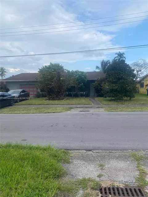 20785 NW Miami Ct, Miami Gardens, FL 33169