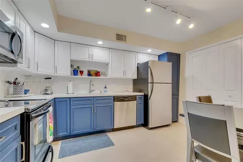 2802 N 46th Ave #B417, Hollywood, FL 33021