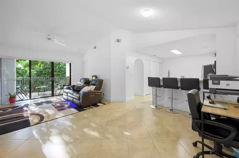 10155 W Sunrise Blvd #304, Plantation, FL 33322