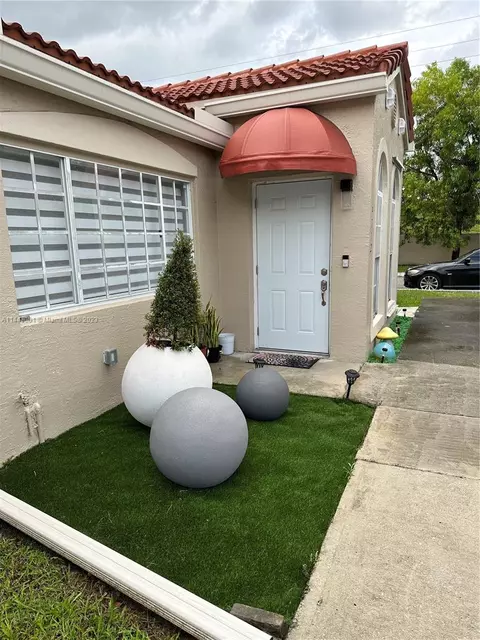 6712 NW 166th Ter #304, Miami Lakes, FL 33014