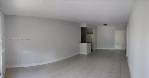 666 W 81st St #315, Hialeah, FL 33014