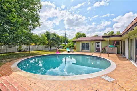 320 SW 55th Ave, Plantation, FL 33317