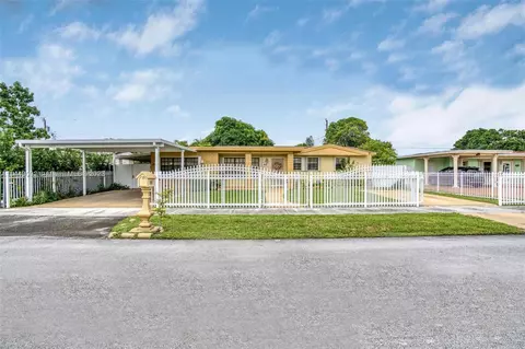 4811 NW 175th Ter, Miami Gardens, FL 33055