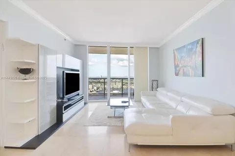 1800 S Ocean Dr #3906, Hallandale Beach, FL 33009