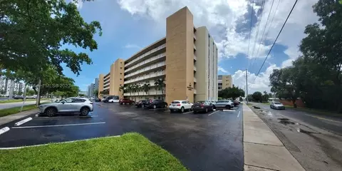 620 NE 12th Ave #703, Hallandale Beach, FL 33009
