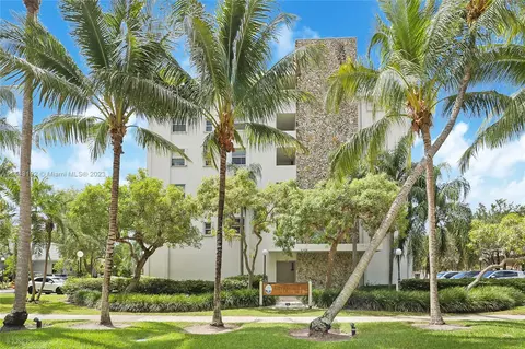 210 Sea View Dr #202, Key Biscayne, FL 33149