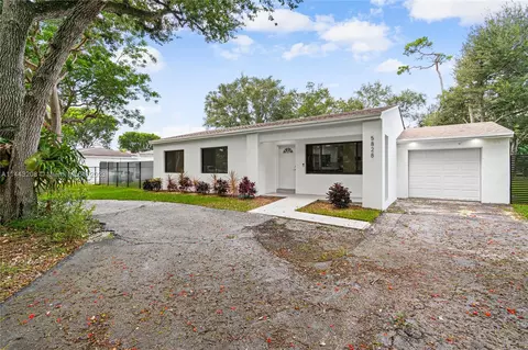 5828 SW 69th Ave, Miami, FL 33143