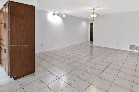 7118 Laurel Ln #., Miami Lakes, FL 33014 photo 8