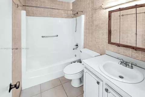 7118 Laurel Ln #., Miami Lakes, FL 33014 photo 23
