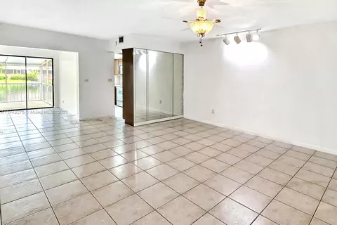 7118 Laurel Ln #., Miami Lakes, FL 33014 photo 5