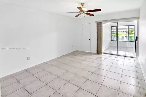 7118 Laurel Ln #., Miami Lakes, FL 33014 photo 17