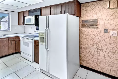 7118 Laurel Ln #., Miami Lakes, FL 33014 photo 9