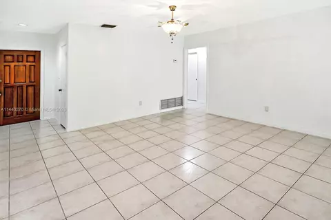 7118 Laurel Ln #., Miami Lakes, FL 33014 photo 6