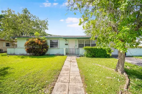 9820 SW 164th St, Miami, FL 33157