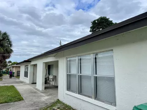 5601 NW 27th Ct, Lauderhill, FL 33313