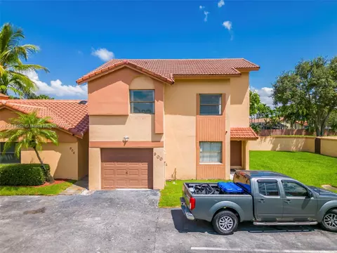 900 SW 113th Ter #900, Pembroke Pines, FL 33025