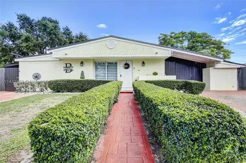 10000 Bahama Dr, Cutler Bay, FL 33189