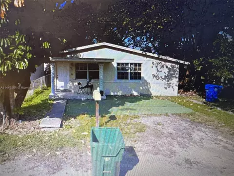 1443 NW 70th St, Miami, FL 33147
