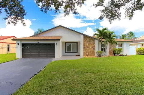 11685 SW 51st Ct, Cooper City, FL 33330