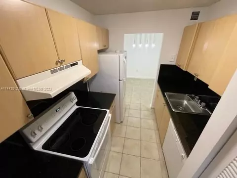 7220 NW 179th St #201, Hialeah, FL 33015