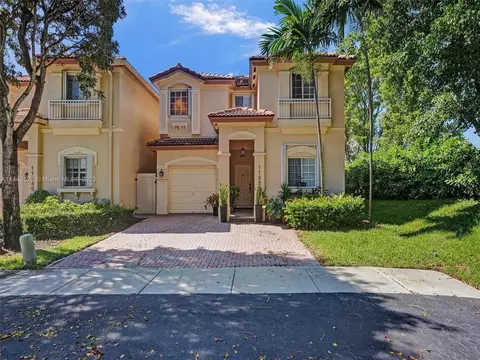 11650 NW 67th Ter, Doral, FL 33178
