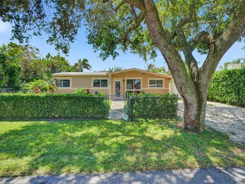 6640 Cleveland St, Hollywood, FL 33024