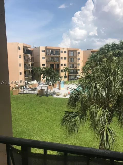 1820 W 53rd St #304, Hialeah, FL 33012