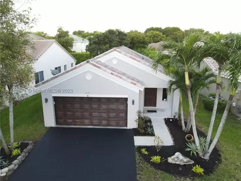 4232 Mahogany Ridge Dr, Weston, FL 33331