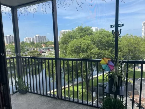 3475 N Country Club Dr #517, Aventura, FL 33180