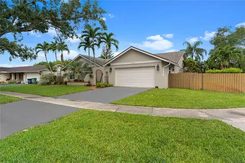 5703 SW 117th Ave, Cooper City, FL 33330