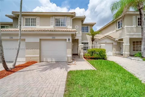 2285 NW 170th Ave, Pembroke Pines, FL 33028