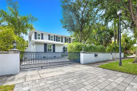 4531 N Bay Rd, Miami Beach, FL 33140