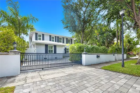 4531 N Bay Rd, Miami Beach, FL 33140