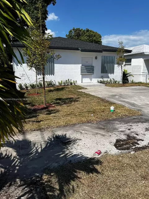 1827 NW 68 Ter, Miami, FL 33147