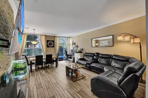3745 Amalfi Dr, Hollywood, FL 33021