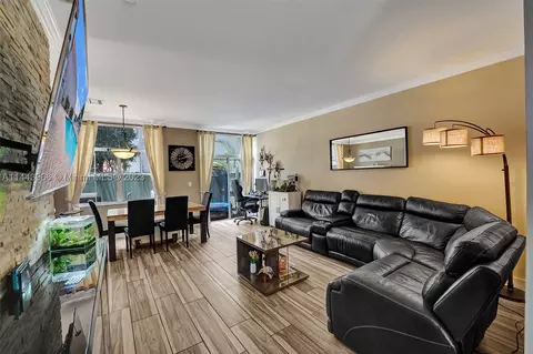 3745 Amalfi Dr, Hollywood, FL 33021