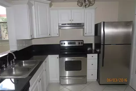 408 NW 68th Ave #304, Plantation, FL 33317