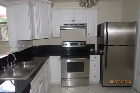 408 NW 68th Ave #304, Plantation, FL 33317