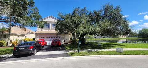 1368 Bayview Cir, Weston, FL 33326