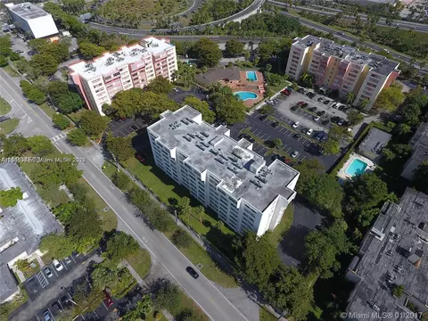 9125 SW 77th Ave #609, Miami, FL 33156