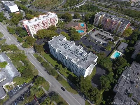 9125 SW 77th Ave #609, Miami, FL 33156