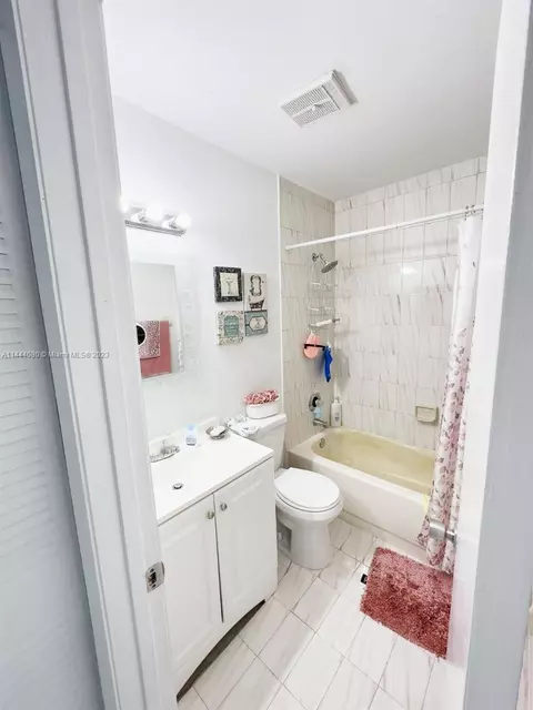 2134 W 53rd St, Hialeah, FL 33016 photo 14