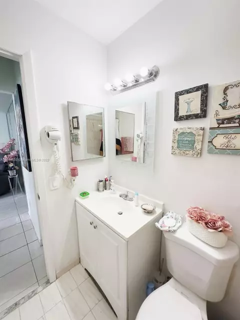 2134 W 53rd St, Hialeah, FL 33016 photo 15