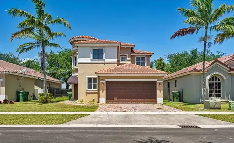 2215 SE 1st St, Homestead, FL 33033